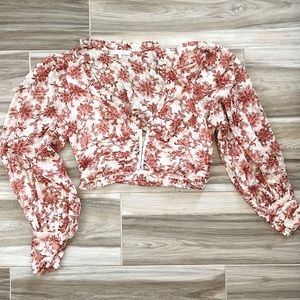 NWOT: VICI Cropped Floral Top